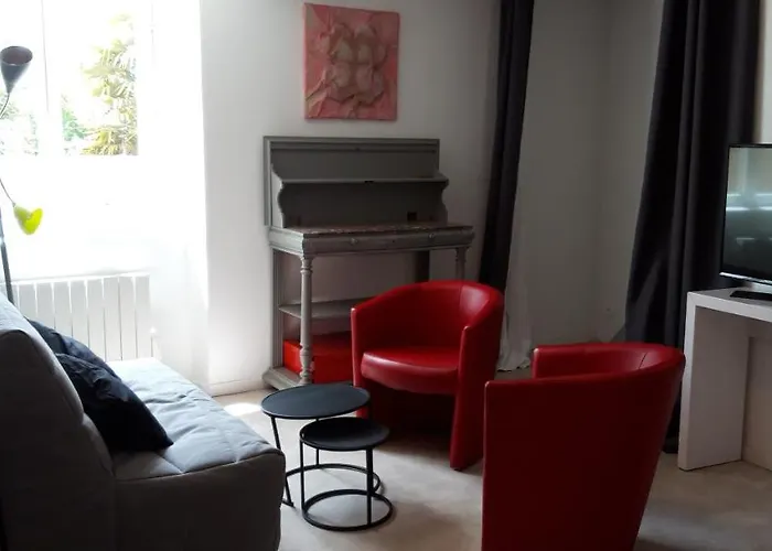 Triplex Confort, Plein Centre En Anjou شقة *